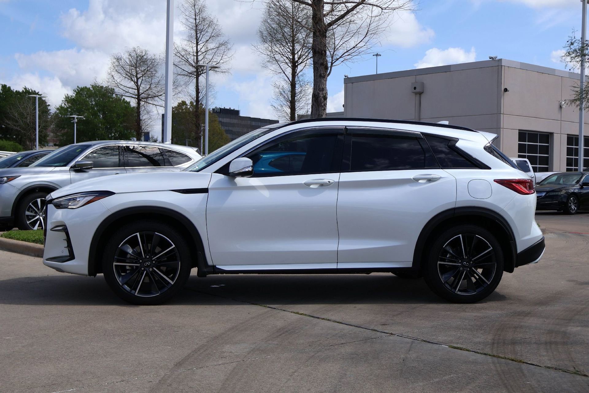 Used 2025 INFINITI QX50 Sport AWD/4WD image 3