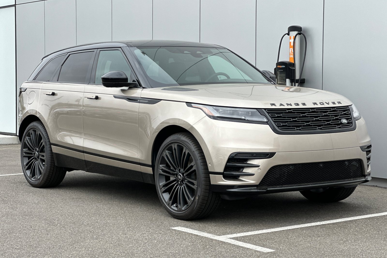 New 2026 Land Rover Range Rover Velar Dynamic SE image 7