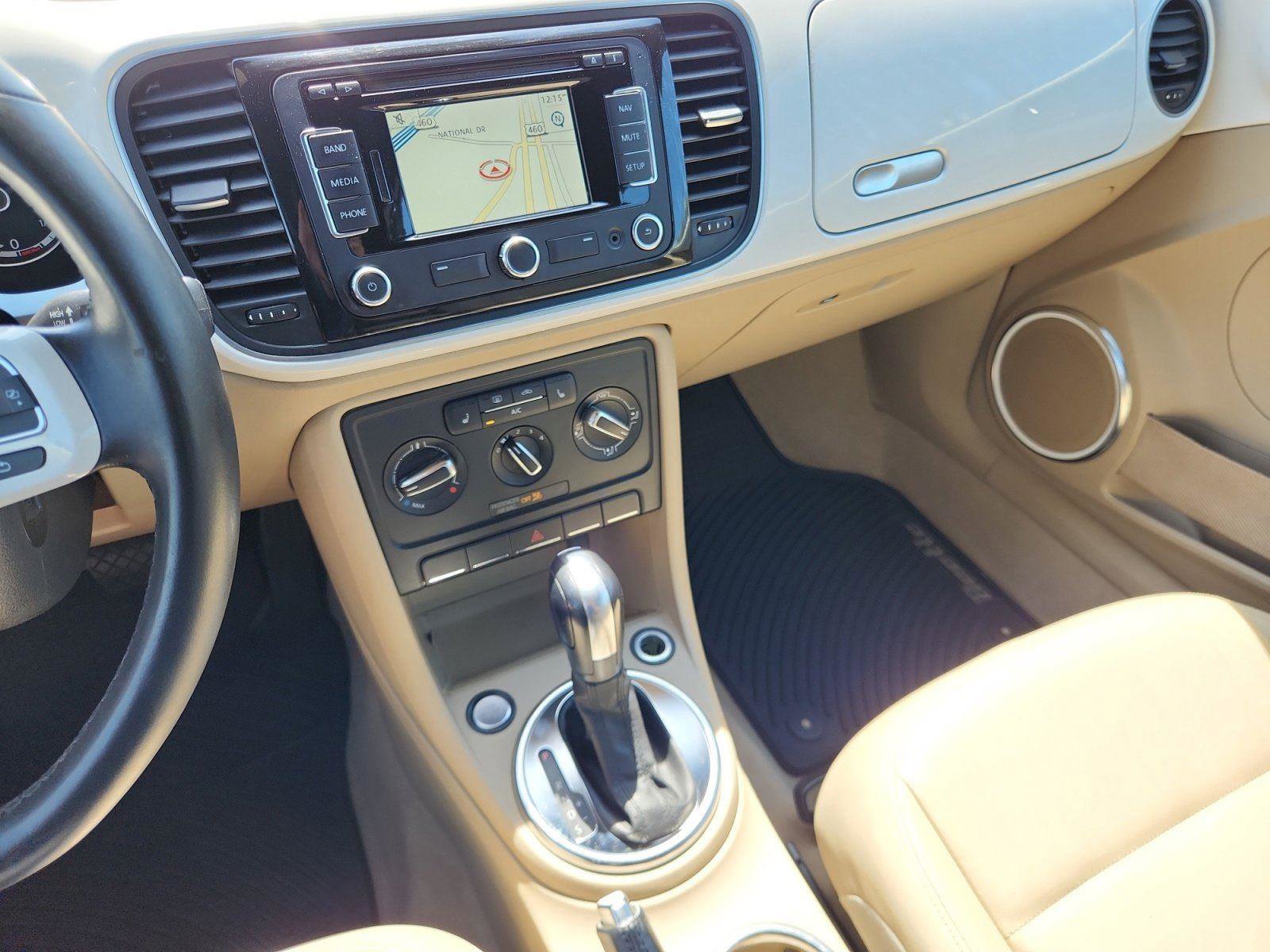 Used 2013 Volkswagen Beetle 2.5 image 27