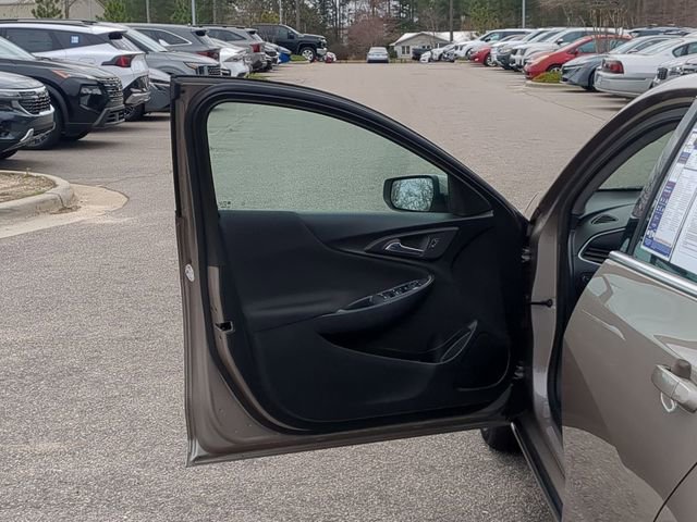 Used 2025 Chevrolet Malibu LT image 15