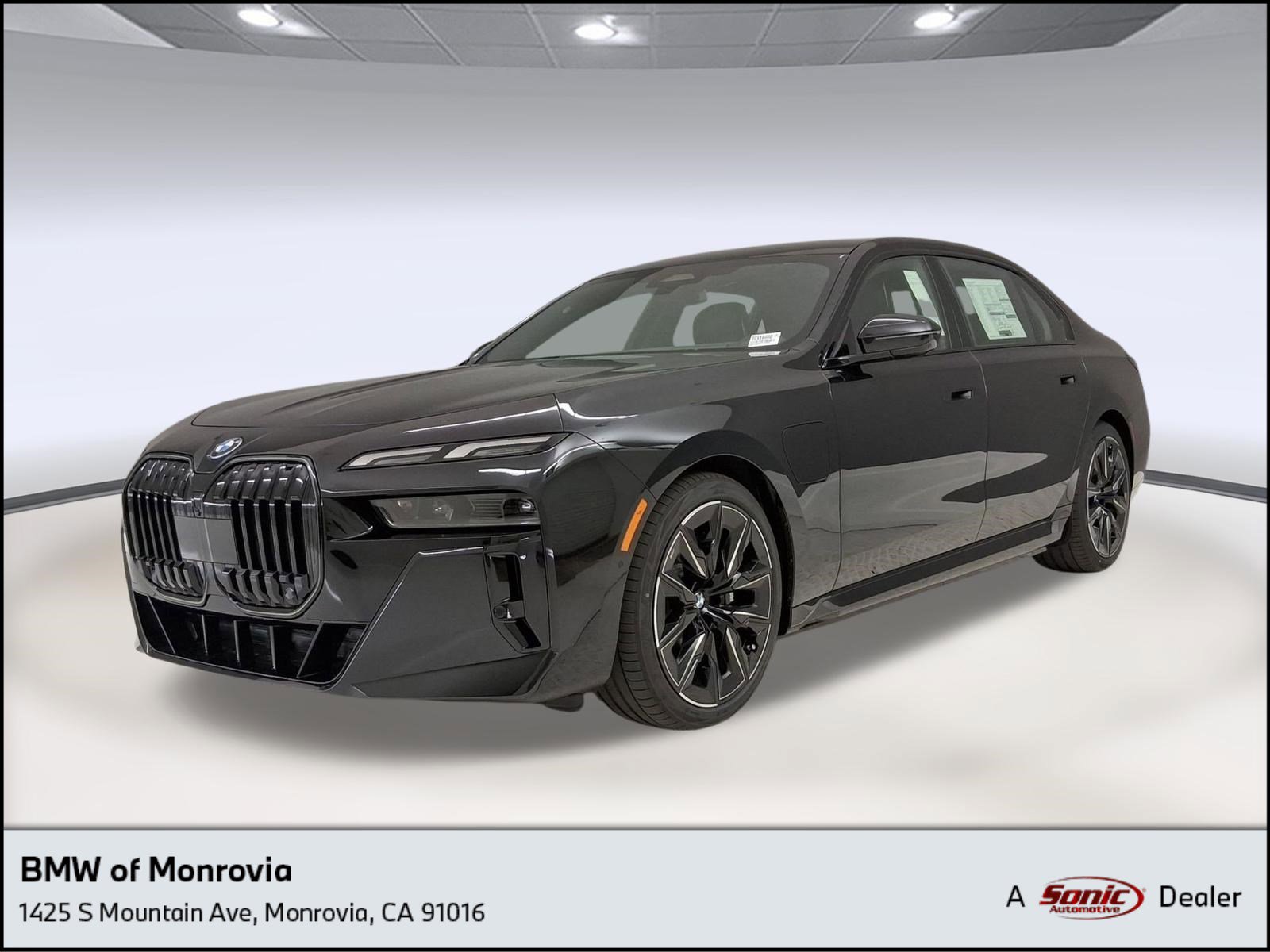 New 2026 BMW 750e xDrive w/ Premium Package AWD/4WD image 1