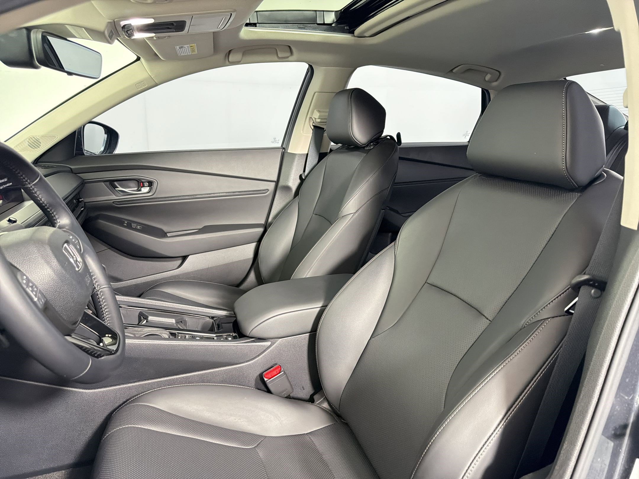 Certified 2025 Honda Accord EX-L image 23