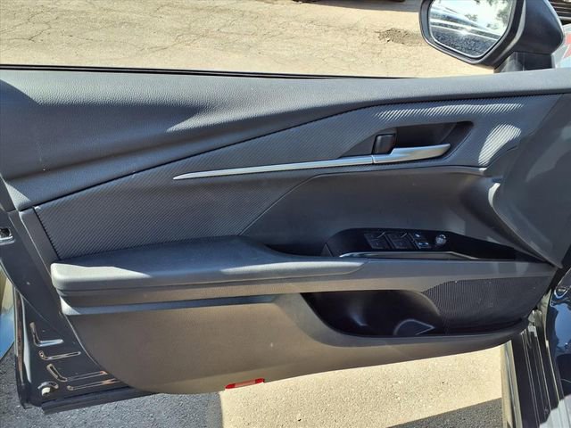 Used 2025 Toyota Camry SE image 12