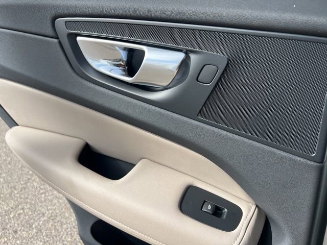 New 2026 Volvo XC60 B5 Plus w/ Protection Package Premier image 25