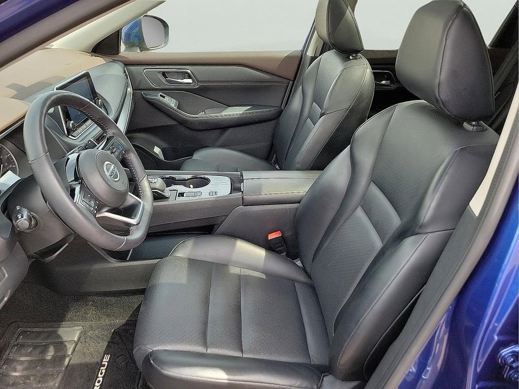 Used 2021 Nissan Rogue SV w/ Premium Package image 14