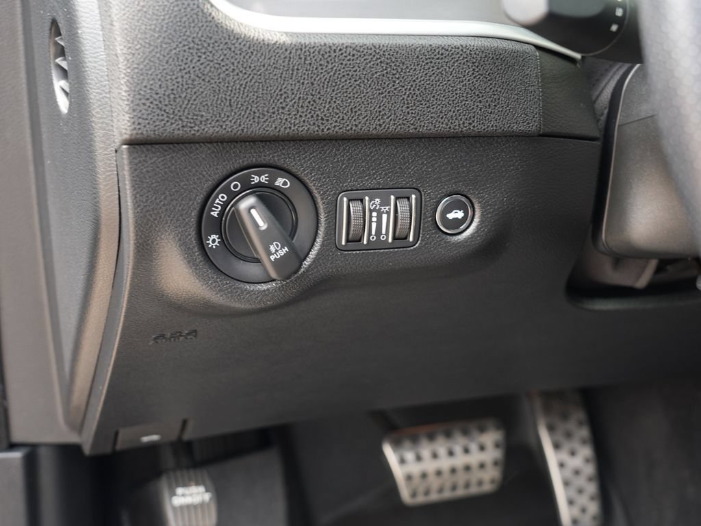 Used 2022 Dodge Charger GT RWD image 17