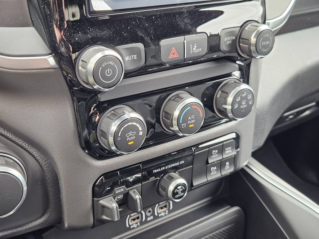 New 2026 RAM 1500 Express AWD/4WD image 27