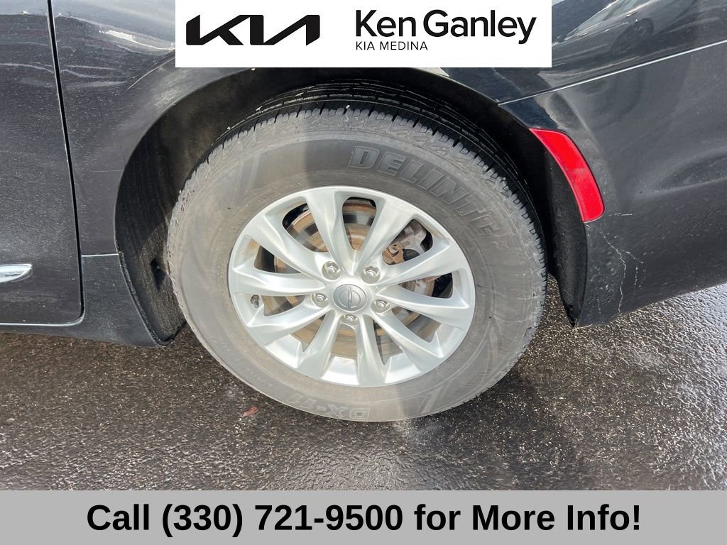 Used 2018 Chrysler Pacifica Touring-L w/ Premium Audio Group image 23