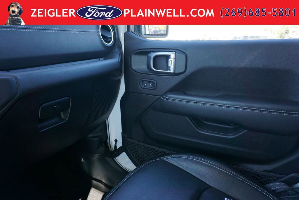 Used 2023 Jeep Wrangler Unlimited Sahara w/ Cold Weather Group AWD/4WD image 31