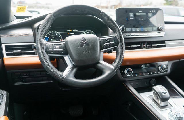 Used 2022 Mitsubishi Outlander SEL image 16