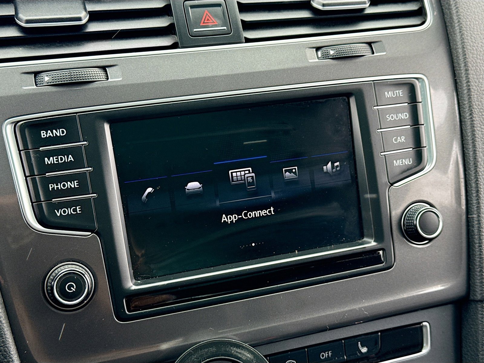 Used 2017 Volkswagen Golf Alltrack SE image 9