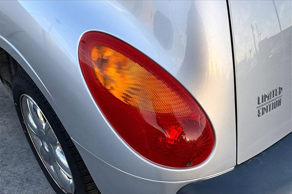 Used 2002 Chrysler PT Cruiser Limited image 33