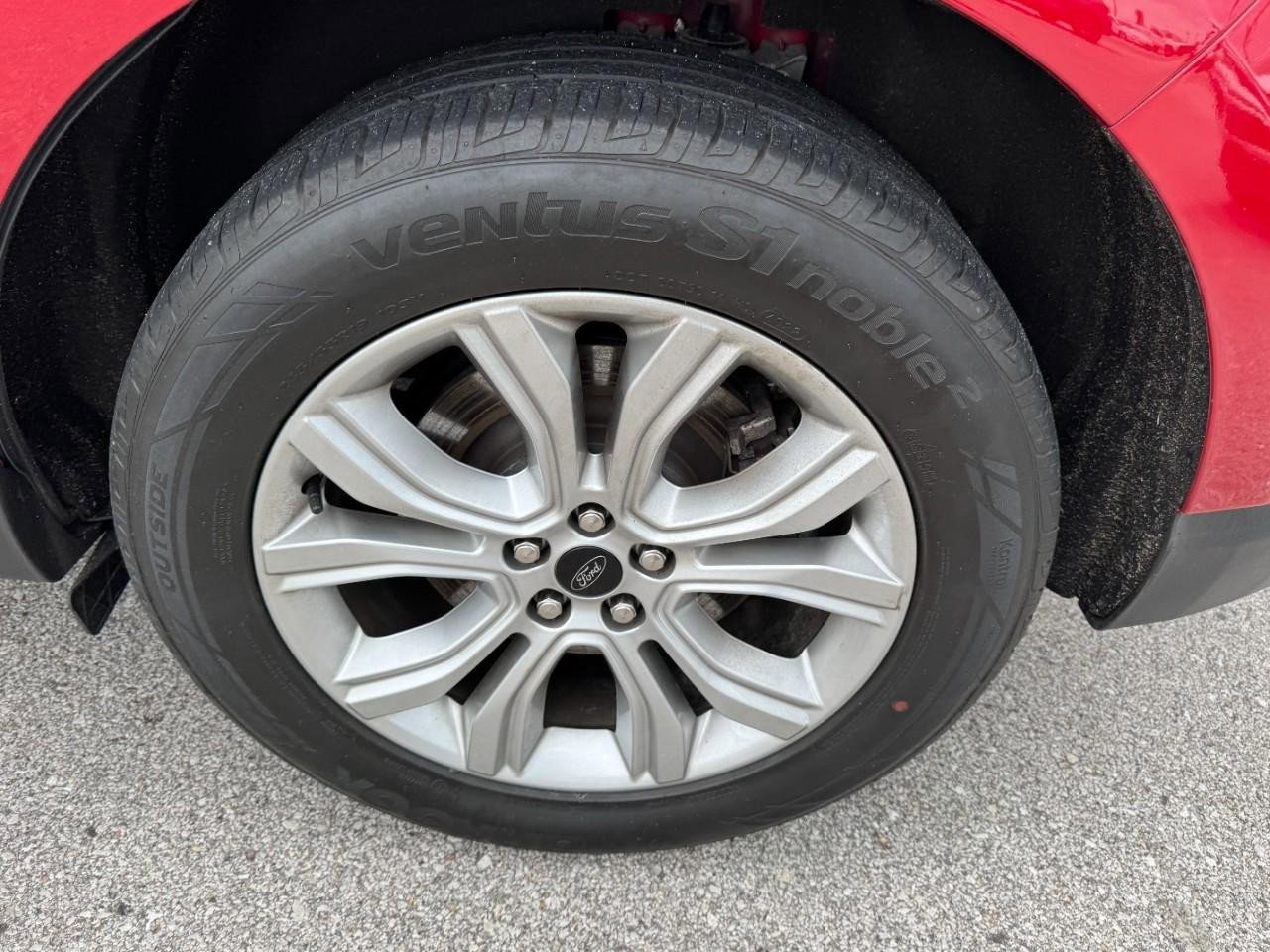 Used 2023 Ford Edge Titanium image 7