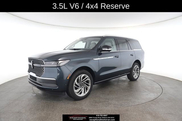 Used 2025 Lincoln Navigator Reserve image 2
