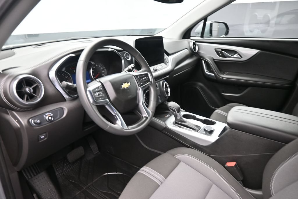 Used 2024 Chevrolet Blazer LT w/ Convenience Package FWD image 18