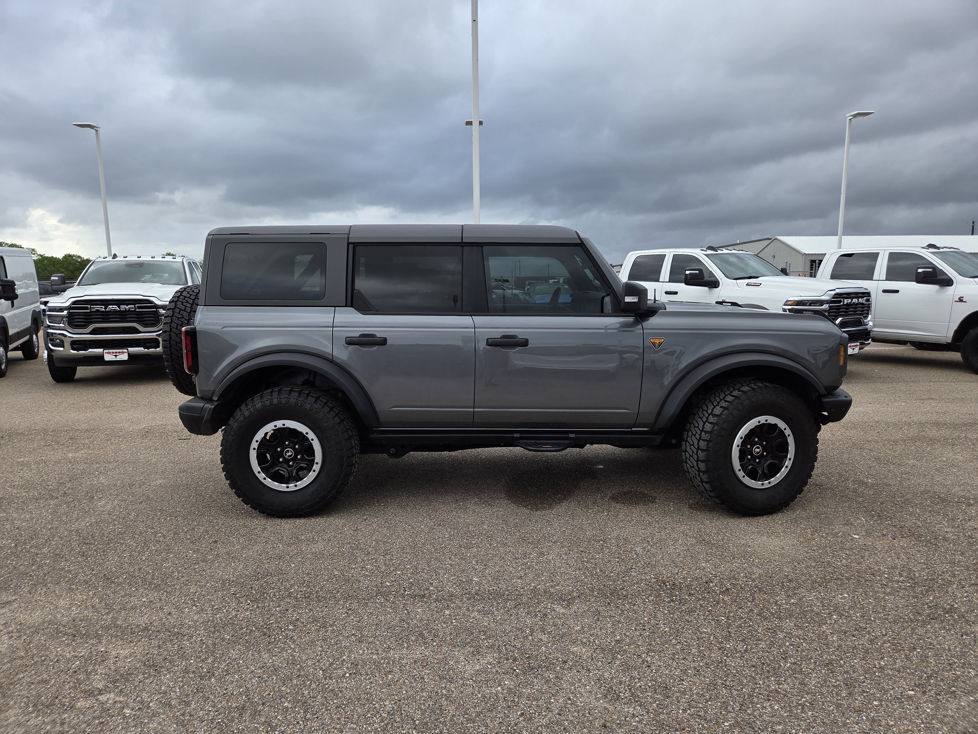 Used 2024 Ford Bronco Badlands AWD/4WD image 8