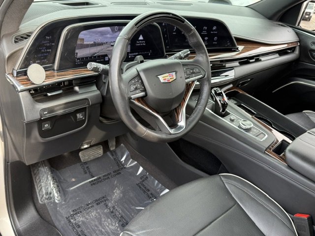 Used 2024 Cadillac Escalade Premium Luxury RWD image 13