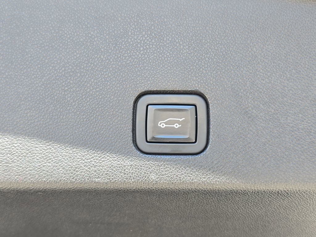 Used 2023 Cadillac XT6 Sport image 17