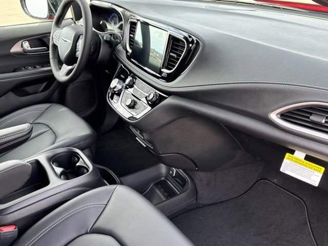 New 2026 Chrysler Pacifica Select image 25