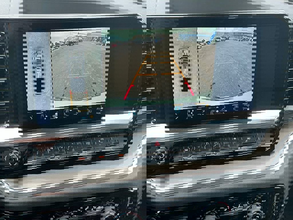 Used 2022 Chevrolet Silverado 1500 High Country w/ High Country Premium Package image 18