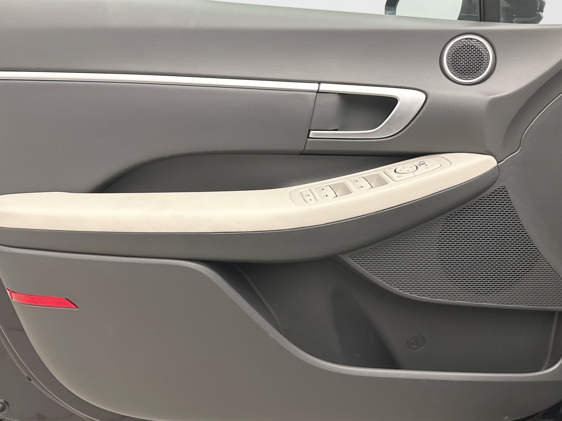 Used 2025 Hyundai Sonata SEL FWD image 9