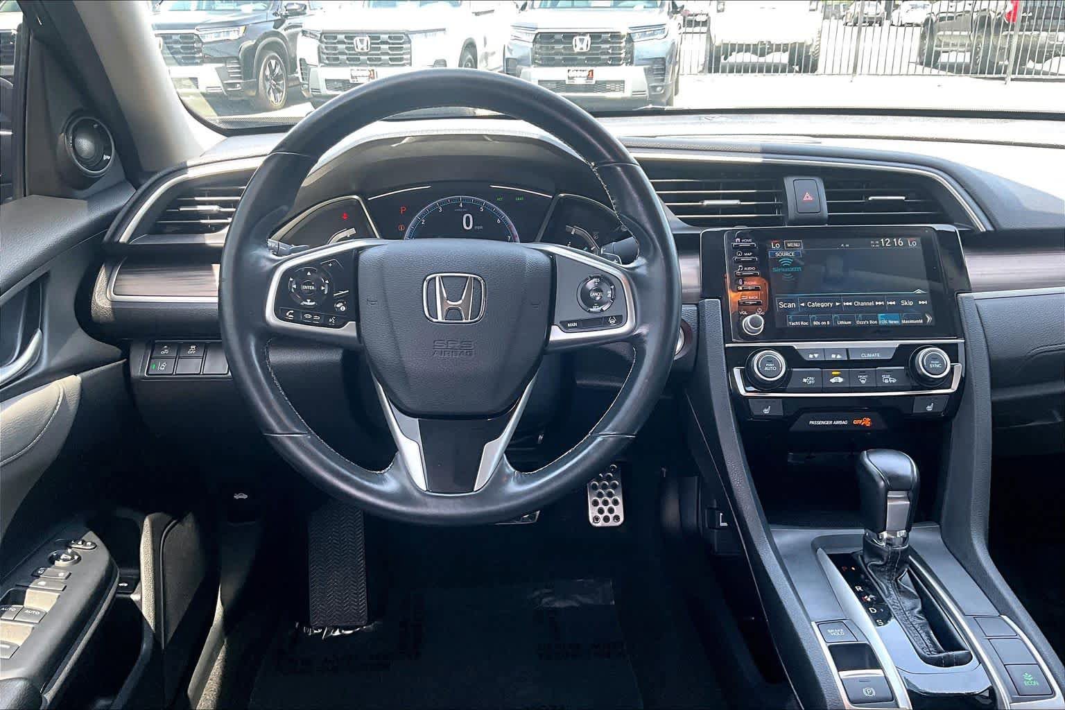 Used 2019 Honda Civic Touring image 5