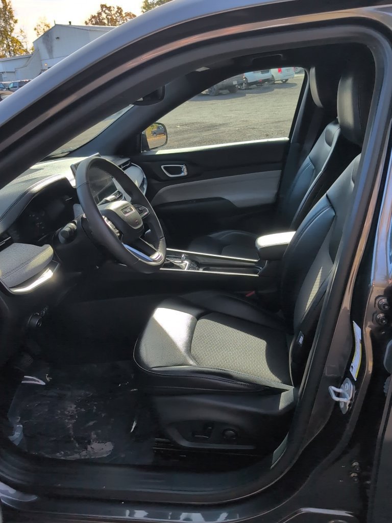 Used 2023 Jeep Compass Latitude w/ Convenience Group AWD/4WD image 14