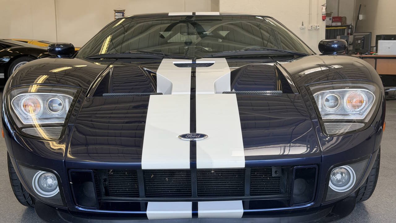 Used 2006 Ford GT RWD image 5