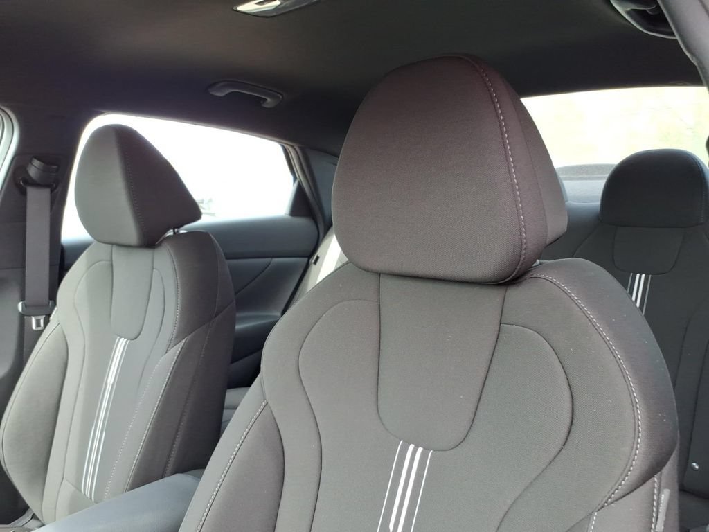 New 2026 Hyundai Elantra Sport FWD image 15