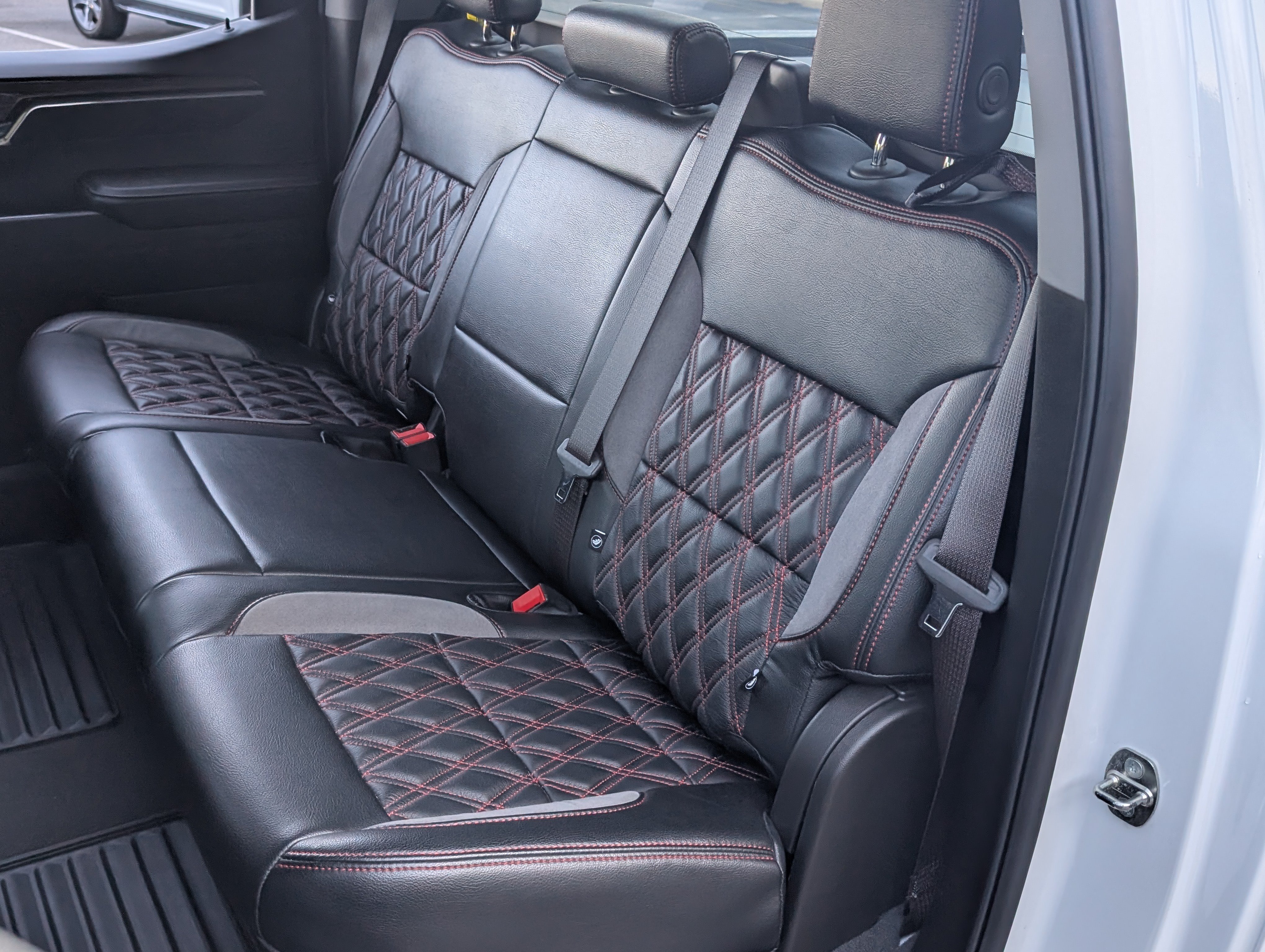 Used 2024 Chevrolet Silverado 1500 LT RWD image 17