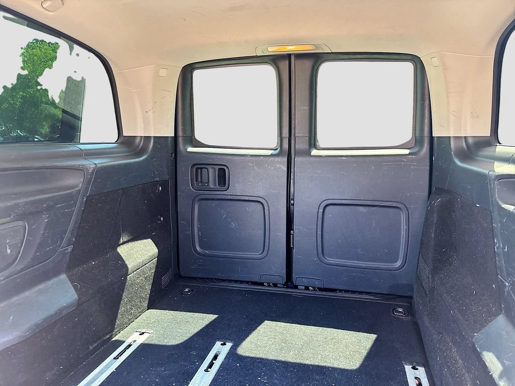 Used 2018 Mercedes-Benz Metris Passenger image 14