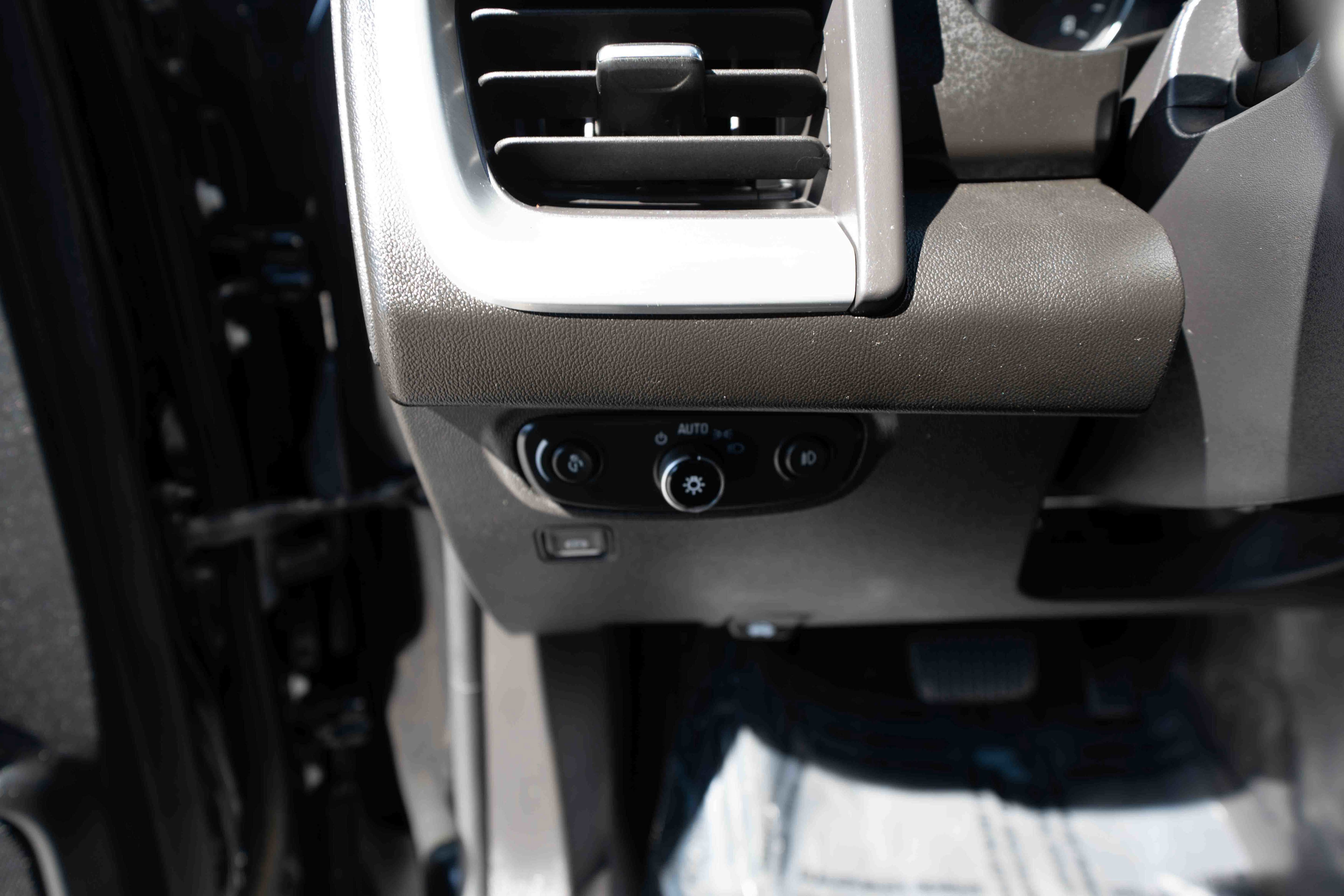 Used 2022 GMC Terrain SLT image 11