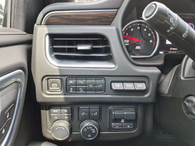 Used 2021 Chevrolet Tahoe Premier w/ Premium Package AWD/4WD image 20