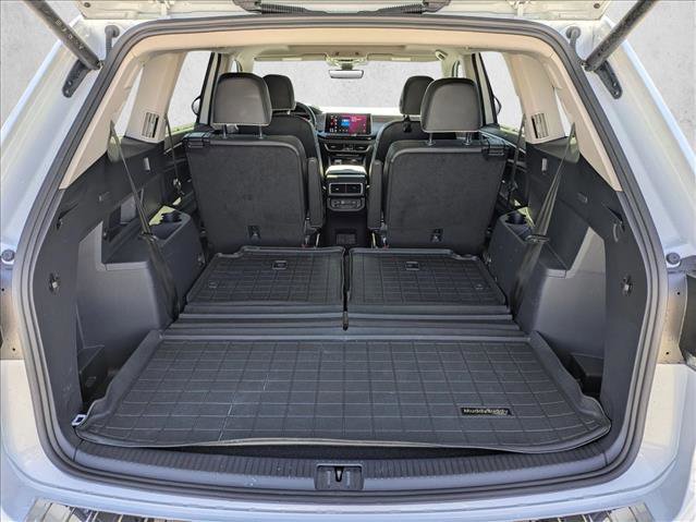 Used 2025 Volkswagen Atlas SEL Premium R-Line image 6