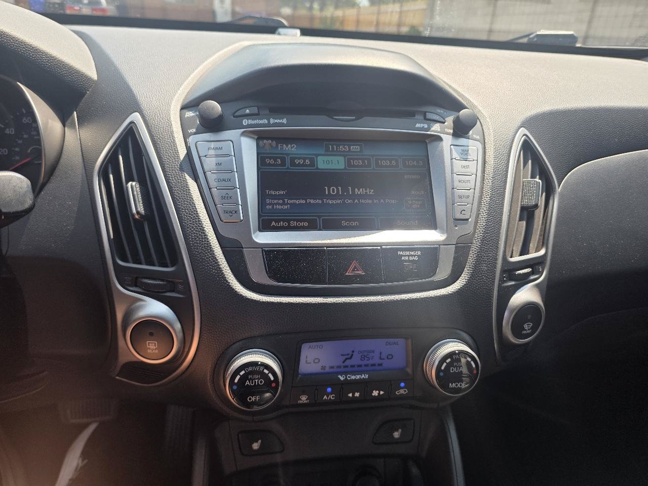 Used 2011 Hyundai Tucson Limited w/ Premium Pkg 3 AWD/4WD image 10