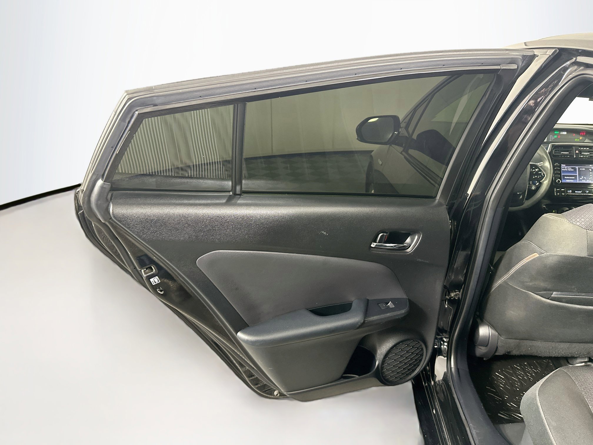 Used 2020 Toyota Prius LE FWD image 25
