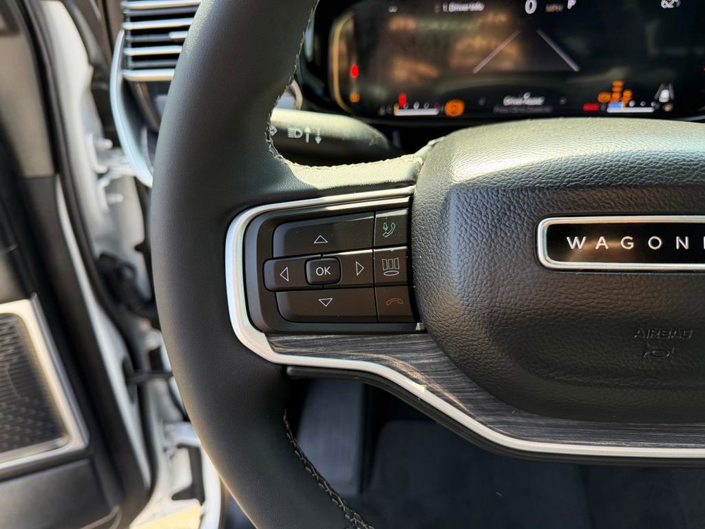 Used 2022 Jeep Wagoneer Series III w/ Flexible Seating Group AWD/4WD image 19