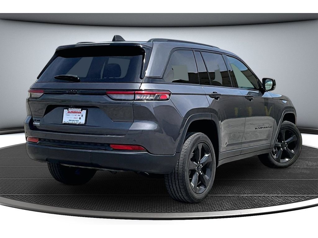 Used 2023 Jeep Grand Cherokee Altitude AWD/4WD image 15