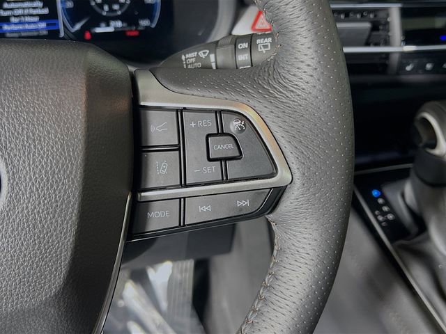 Used 2025 Toyota Sienna Platinum image 17