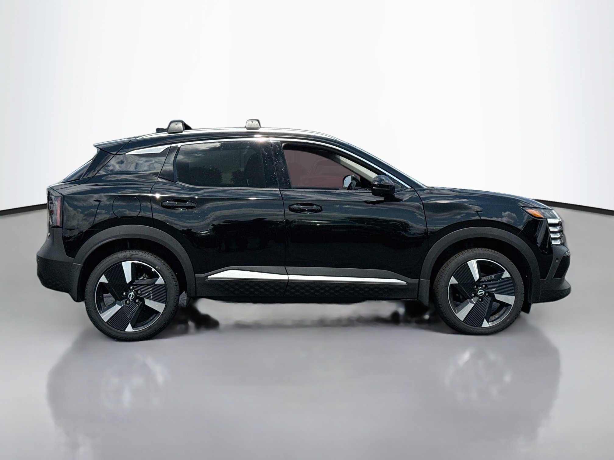 Certified 2025 Nissan Kicks SR w/ Illumination Package AWD/4WD image 8