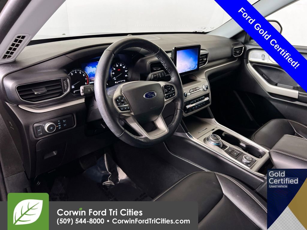 Used 2022 Ford Explorer XLT w/ Equipment Group 202A image 3