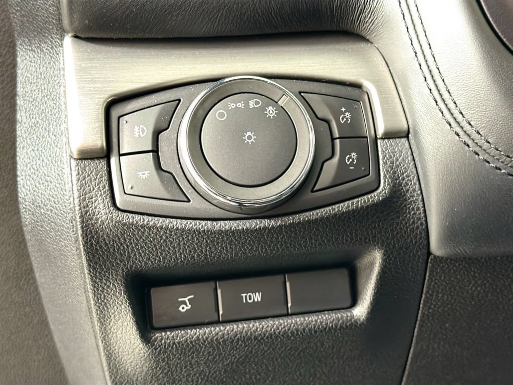 Used 2018 Ford Explorer Platinum AWD/4WD image 10