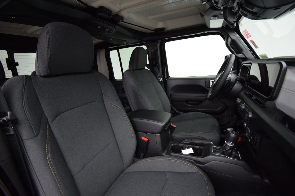 New 2026 Jeep Gladiator Sport AWD/4WD image 17