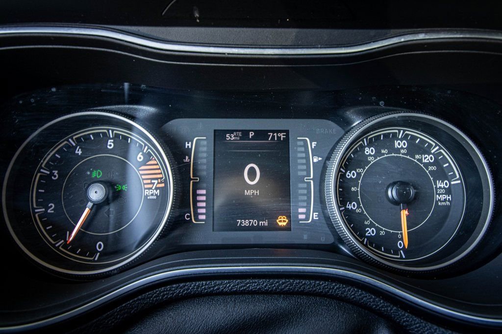 Used 2019 Jeep Cherokee Latitude Plus image 2