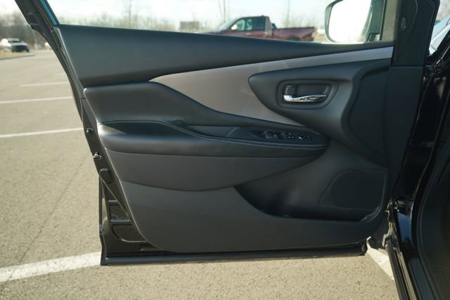 Used 2023 Nissan Murano SV image 13