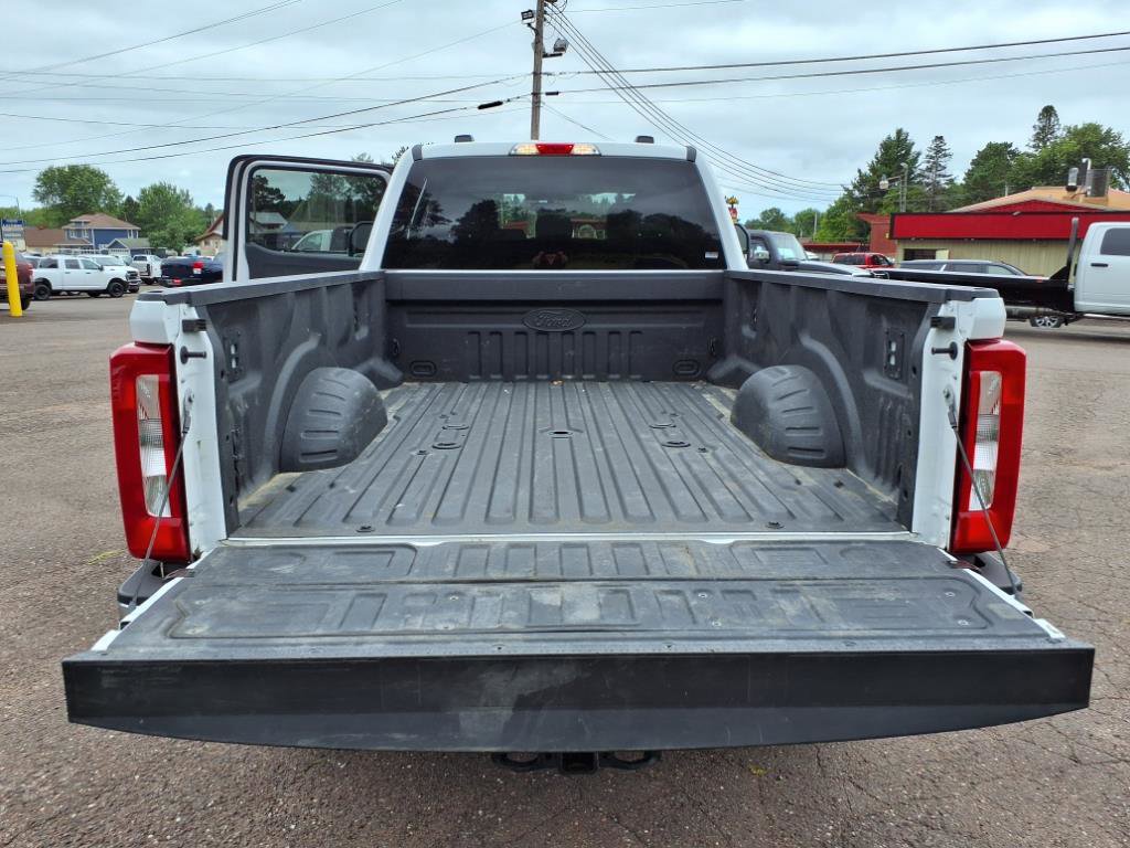 Used 2025 Ford F350 XLT image 12