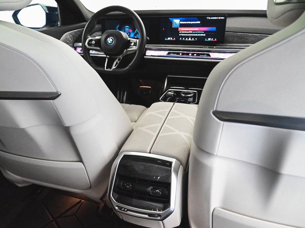 Used 2024 BMW i7 M70 w/ Executive Package image 35