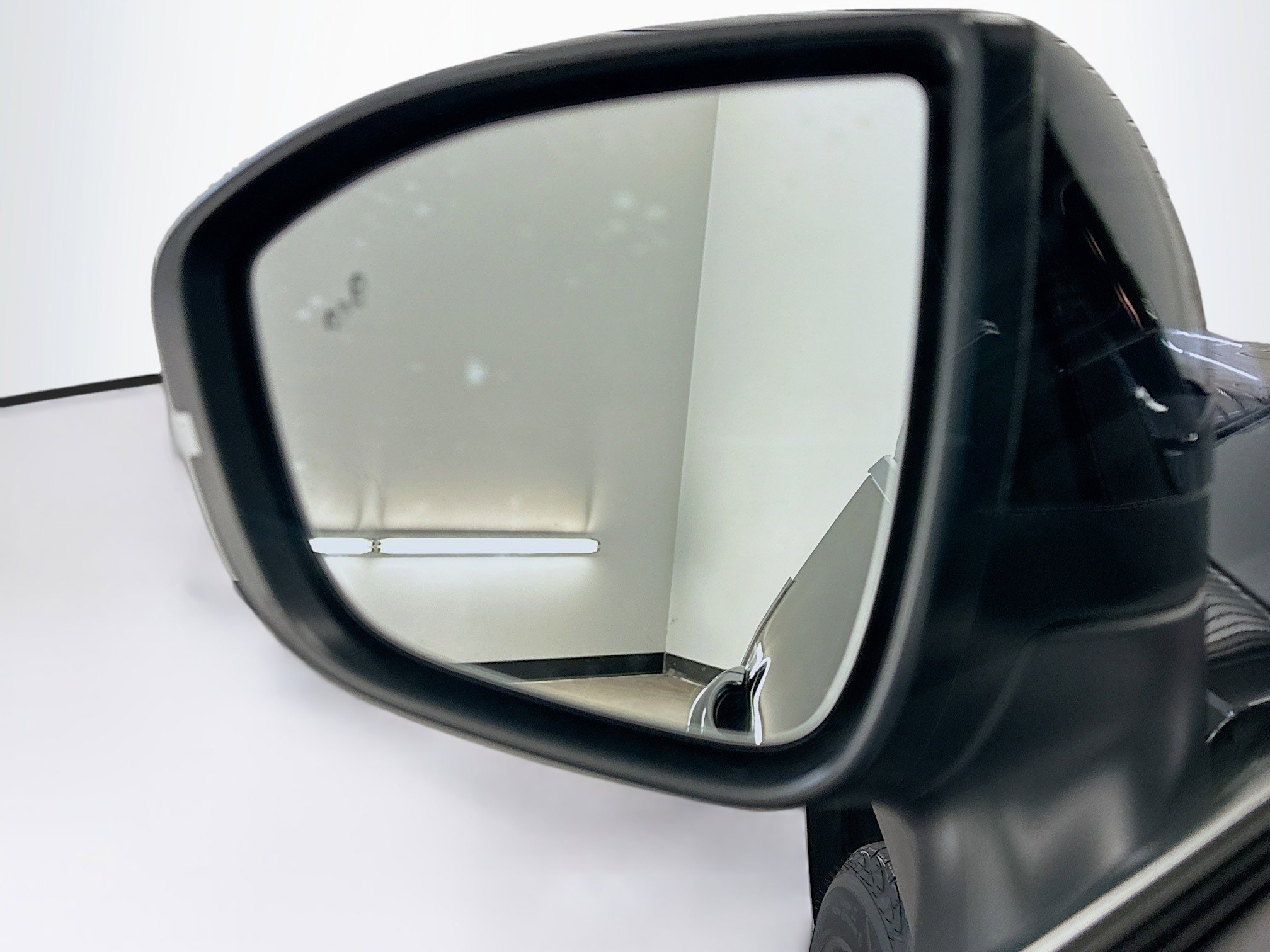 Used 2024 Nissan Pathfinder S image 16