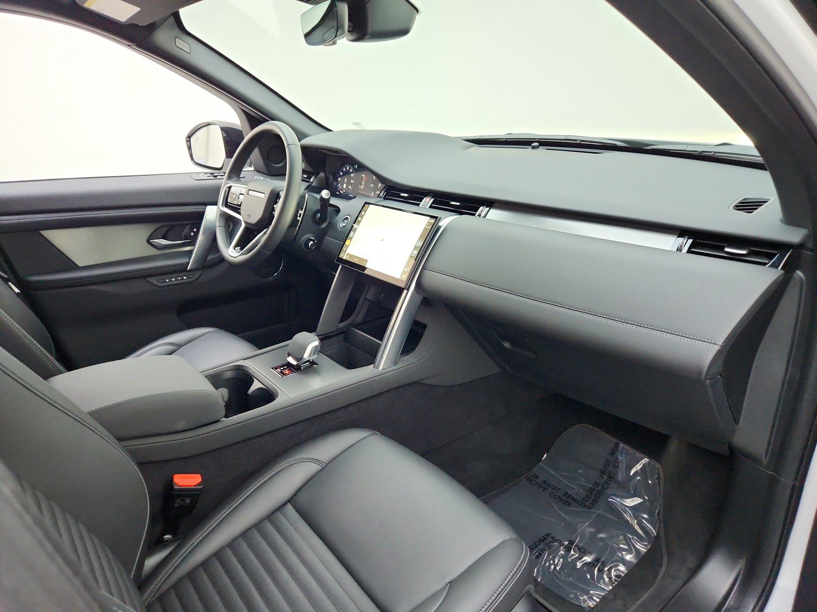 Used 2024 Land Rover Discovery Sport Dynamic SE AWD/4WD image 30