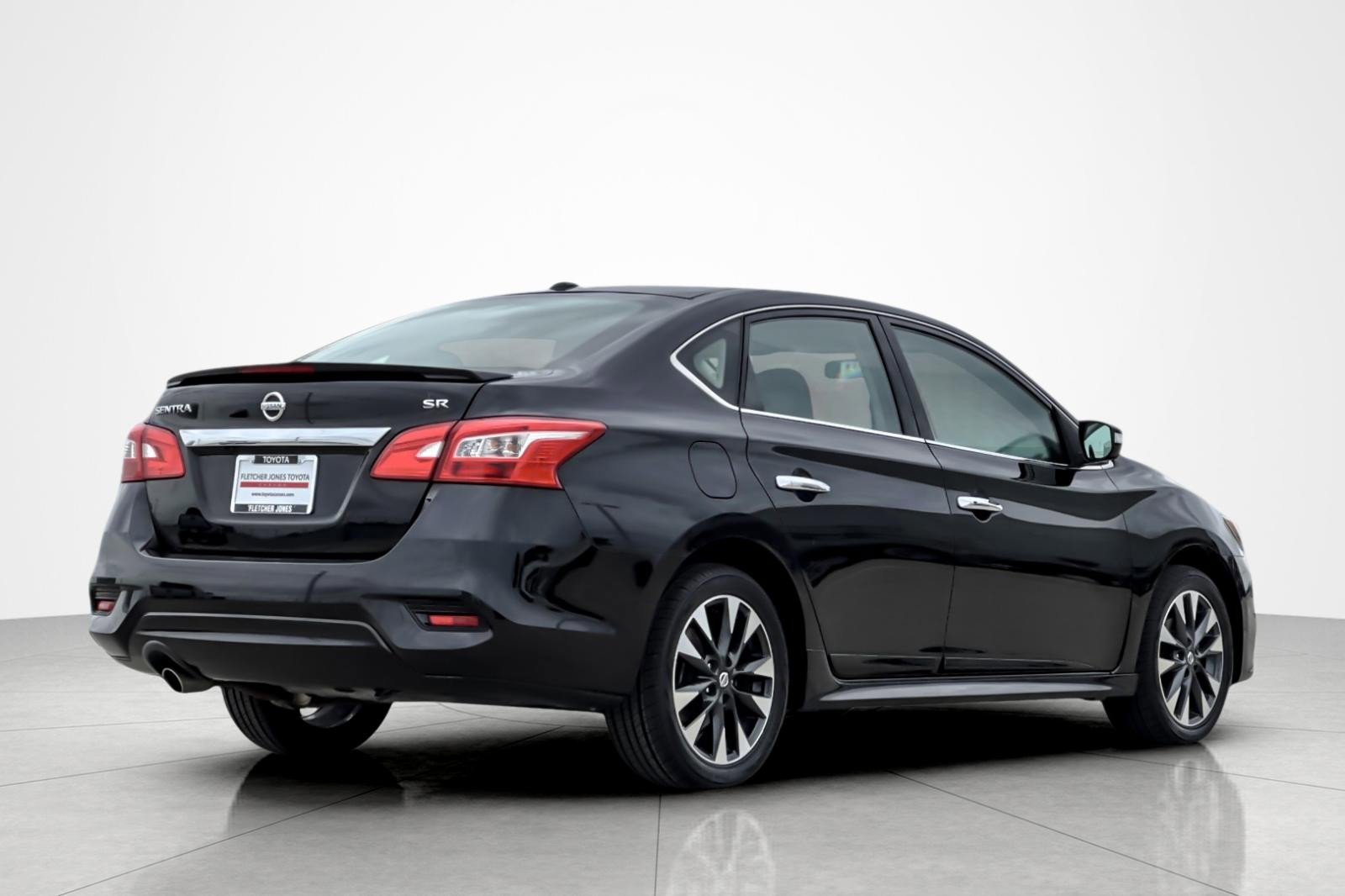 Used 2019 Nissan Sentra SR w/ Exterior Package image 5
